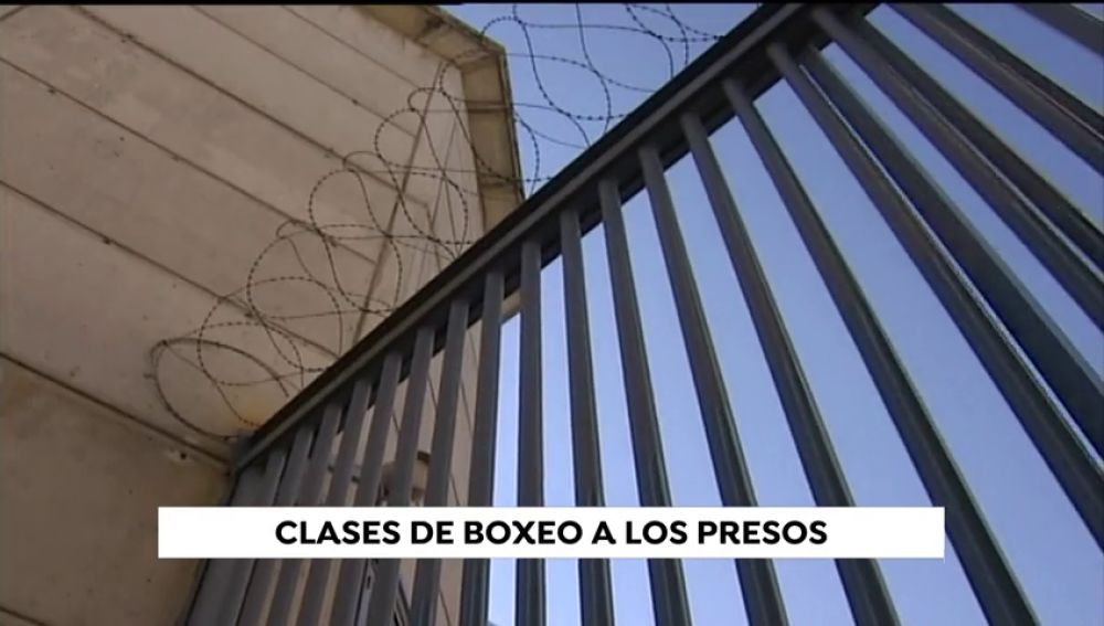 Los presos de Alcalá Meco reciben clases de boxeo