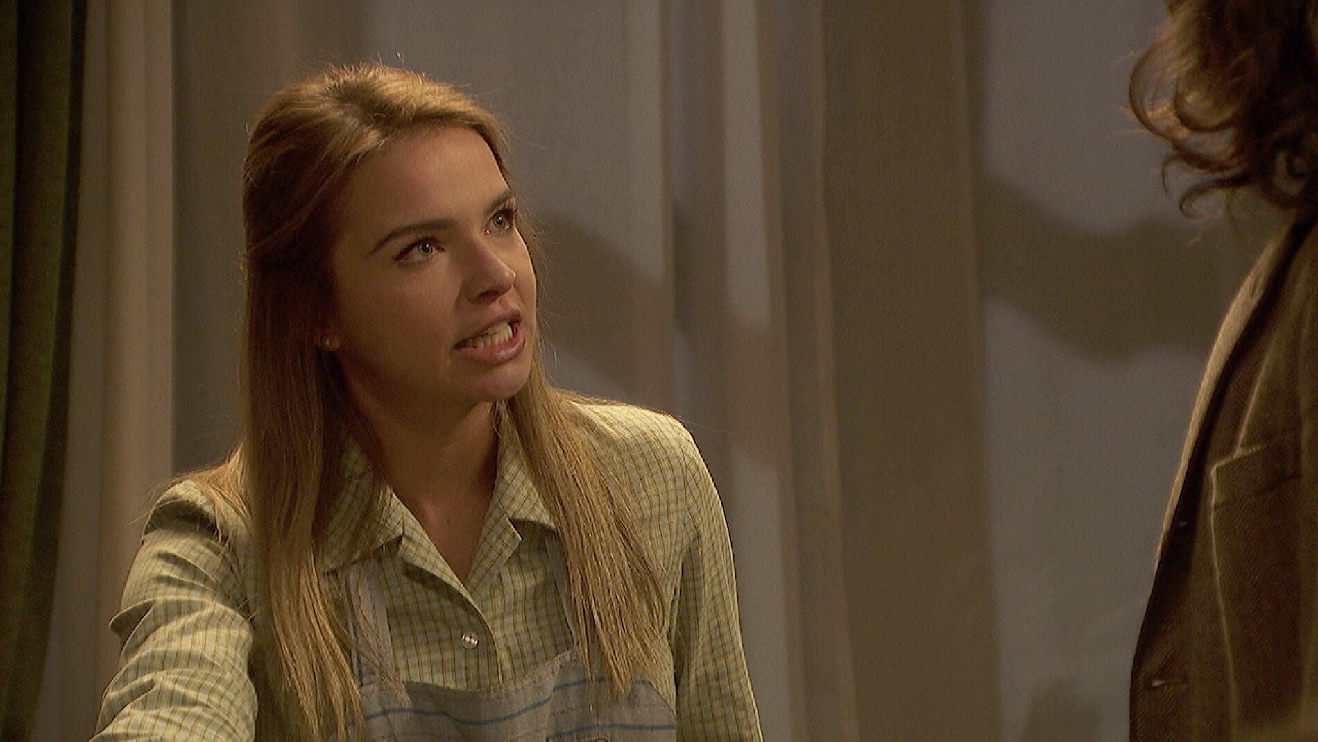 Una Antolina llena de ira no se rinde y niega su enga&ntilde;o a Isaac delante de las pruebas de su falso embarazo