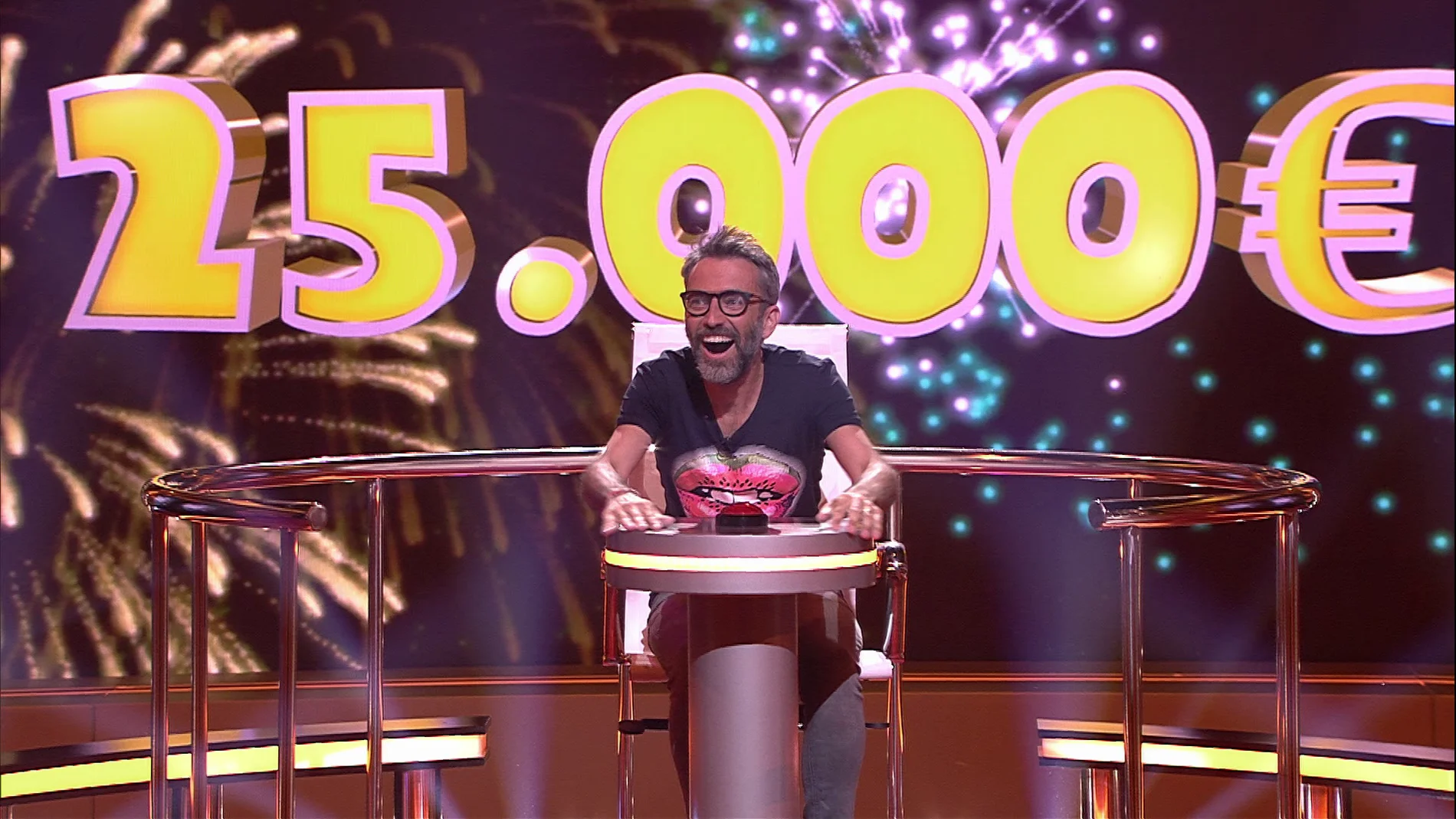 Vicenç gana 25.000 euros en ‘Juego de juegos’ gracias a los presentadores de televisión