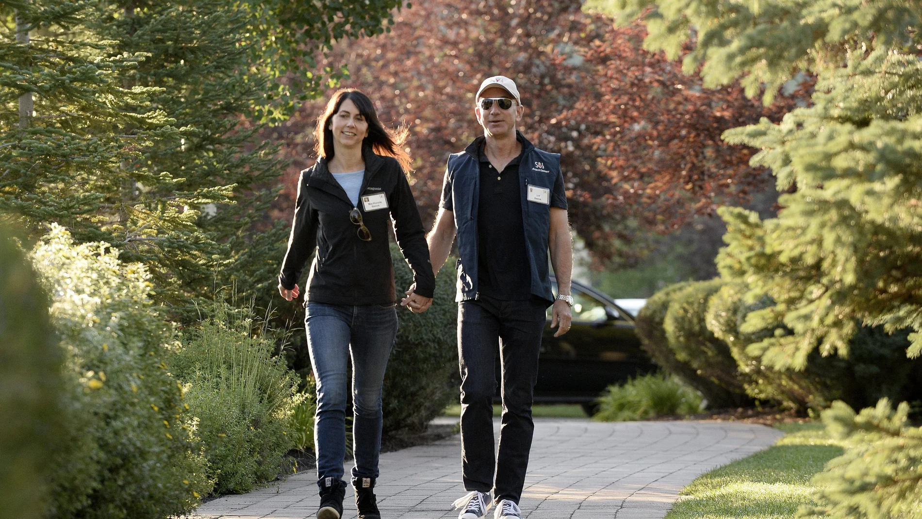 El fundador de Amazon, Jeff Bezos, y su exesposa Mackenzie El fundador de Amazon, Jeff Bezos, y su exesposa Mackenzie