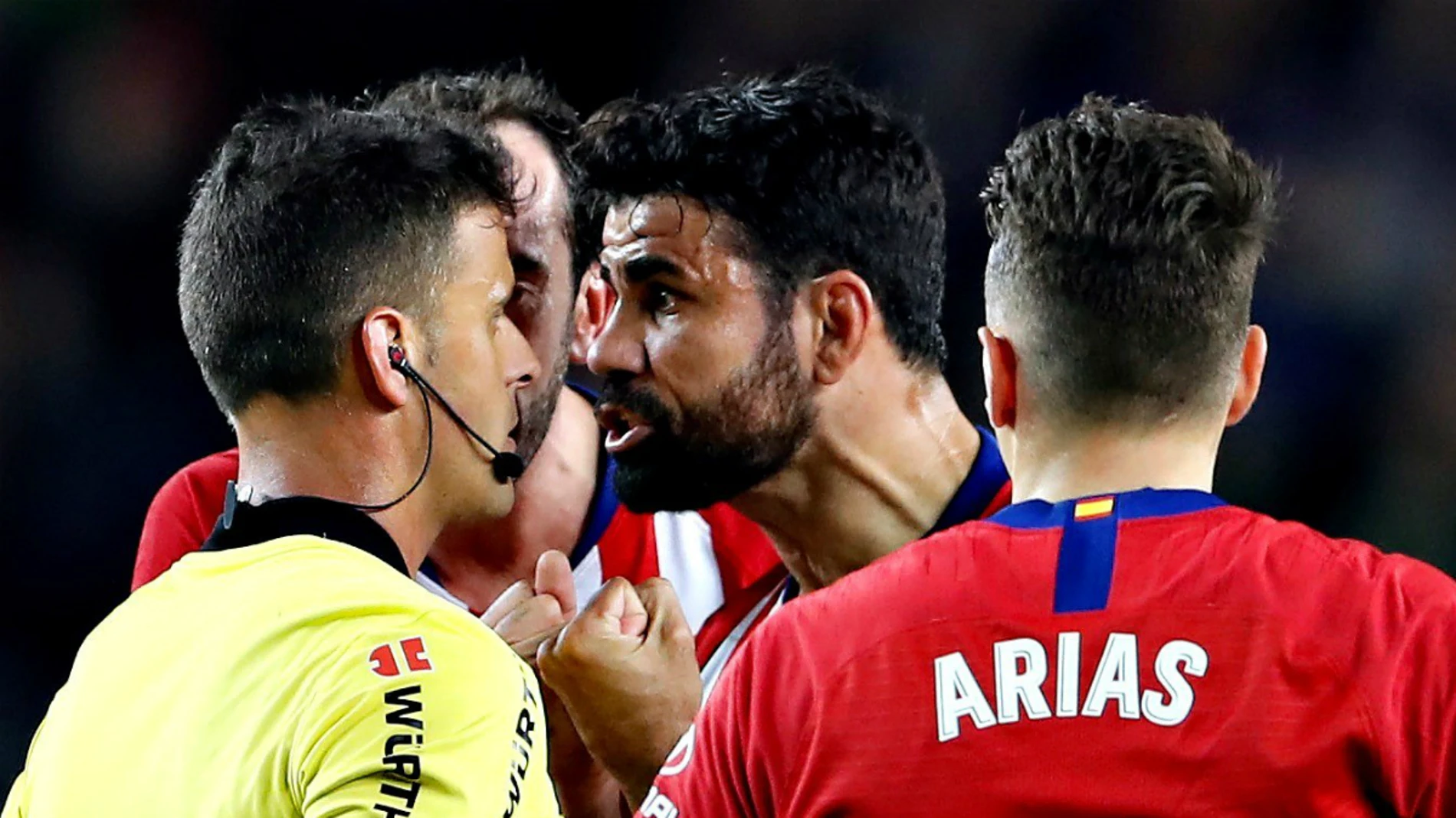 Diego Costa, ante Gil Manzano Diego Costa, ante Gil Manzano