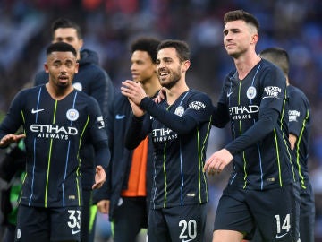 Los jugadores del Manchester City celebran la victoria