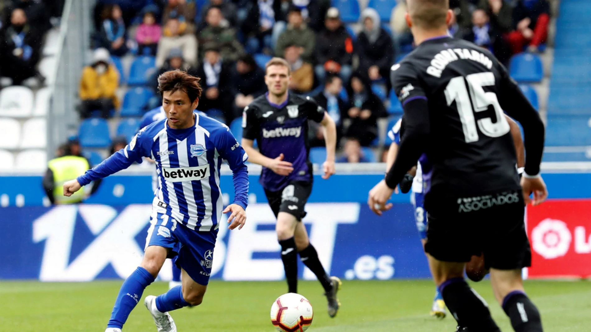 Inui conduce ante Tarín Inui conduce ante Tarín