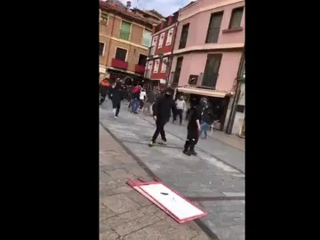 Pelea de los ultras en el centro de León Pelea de los ultras en el centro de León