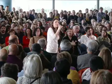 Irene Montero: "Desde el 15-M sabemos que este es un sistema absolutamente incompatible con la vida" Irene Montero: "Desde el 15-M sabemos que este es un sistema absolutamente incompatible con la vida"