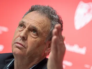 Joaquín Caparrós, en una rueda de prensa con el Sevilla Joaquín Caparrós, en una rueda de prensa con el Sevilla