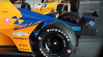 La parte trasera del McLaren de Indanápolis La parte trasera del McLaren de Indanápolis
