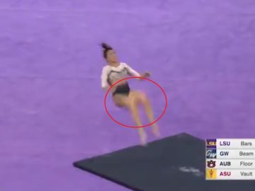 Una gimnasta se rompe las dos piernas al realizar un salto en competición