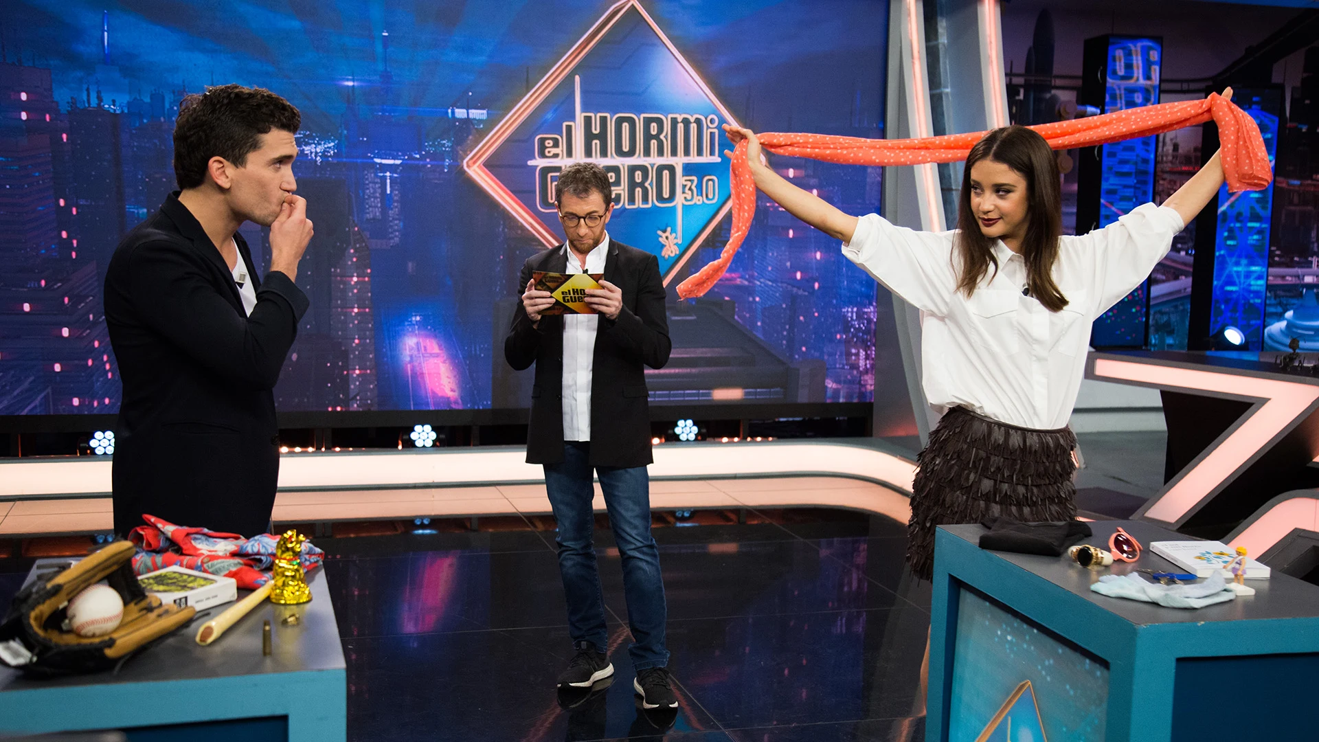 Vídeo - María Pedraza y Jaime Lorente demuestran cuánto se conocen en este divertido juego de 'El Hormiguero 3.0'