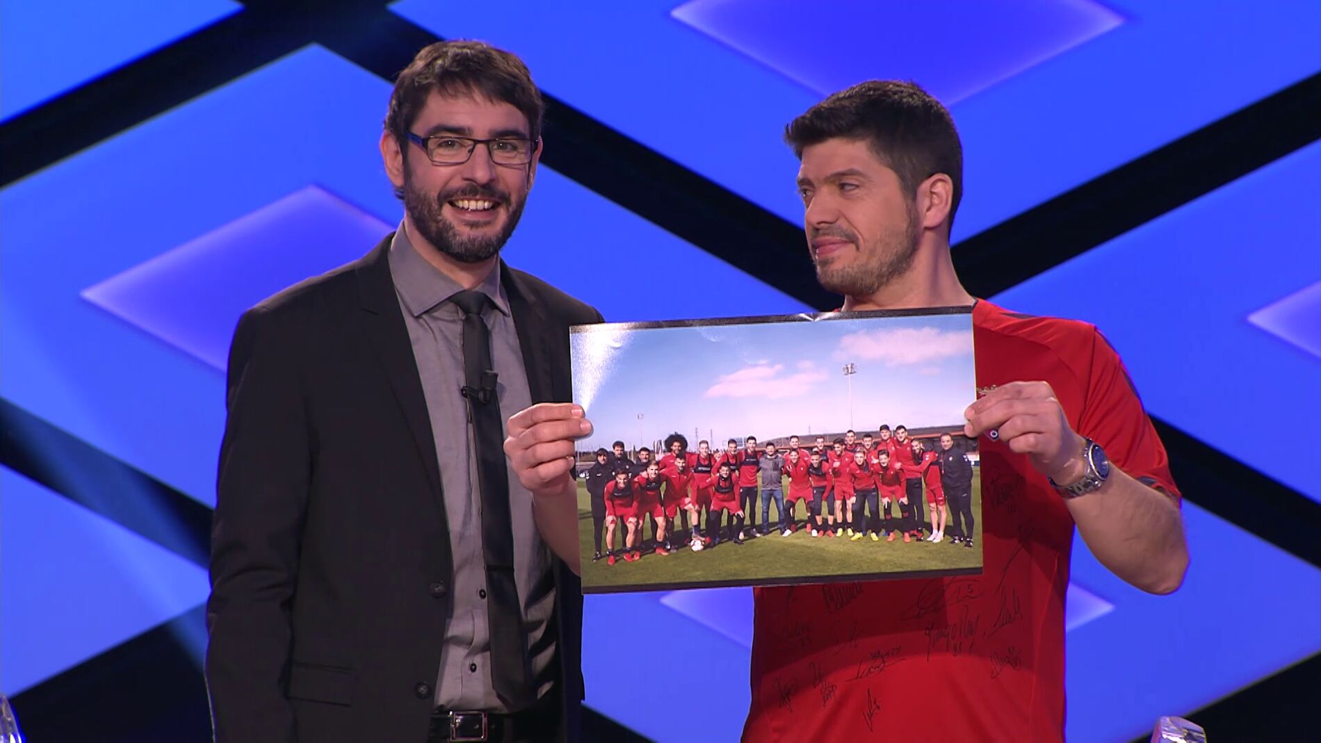 Manu comparte en '&iexcl;Boom!' su devoci&oacute;n por un club de f&uacute;tbol