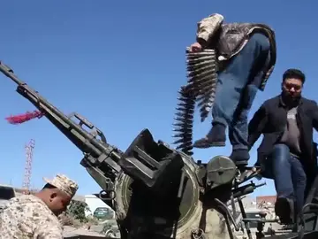 Varias decenas de muertos y 3.000 desplazados por los enfrentamientos en Libia Varias decenas de muertos y 3.000 desplazados por los enfrentamientos en Libia