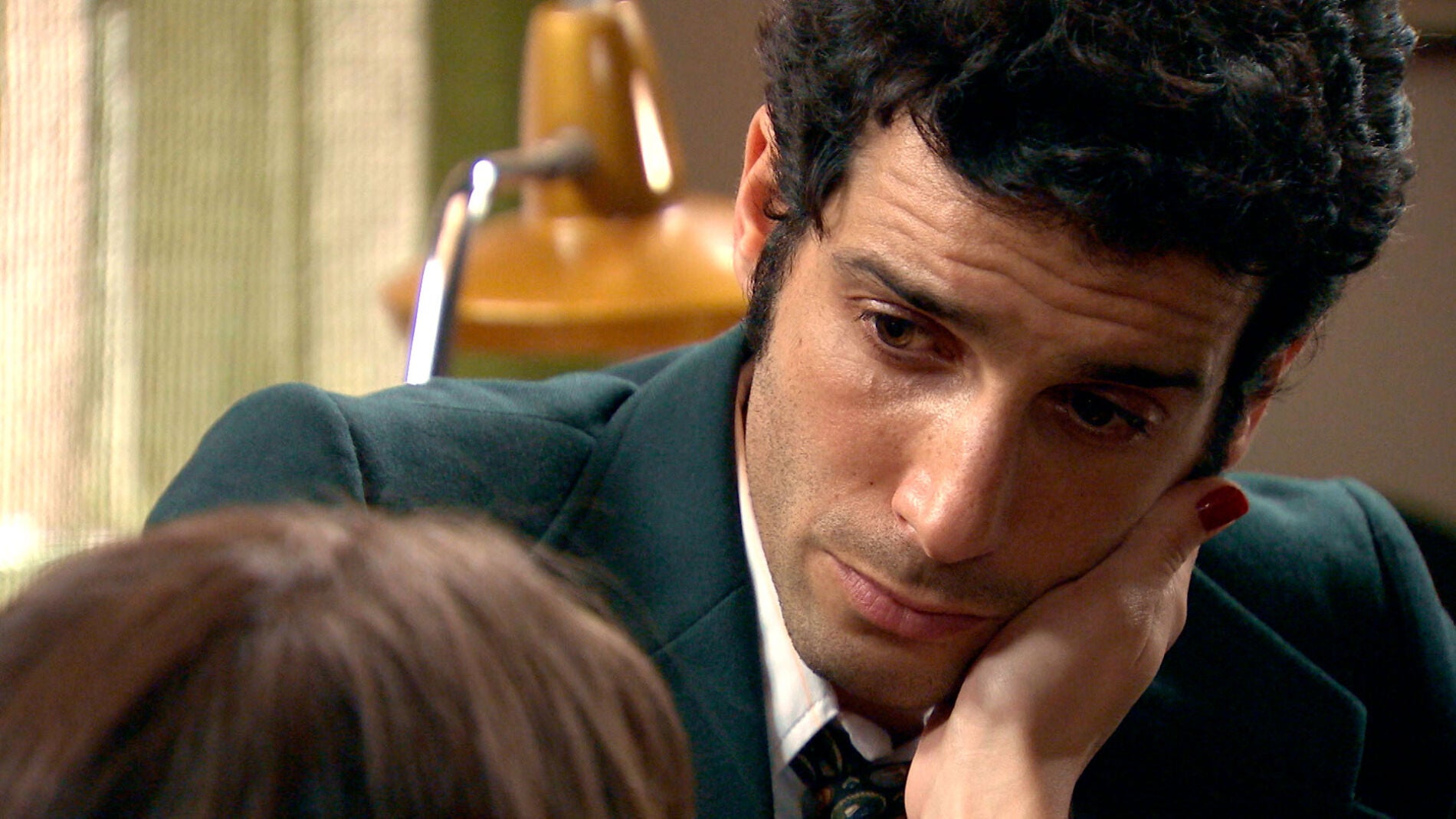 Ignacio le confiesa a María su terrible situación