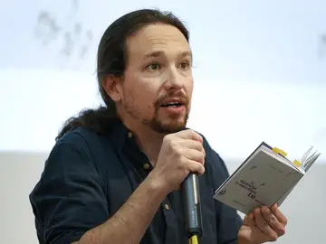 Pablo Iglesias presenta su programa electoral en forma de Constitución Pablo Iglesias presenta su programa electoral en forma de Constitución