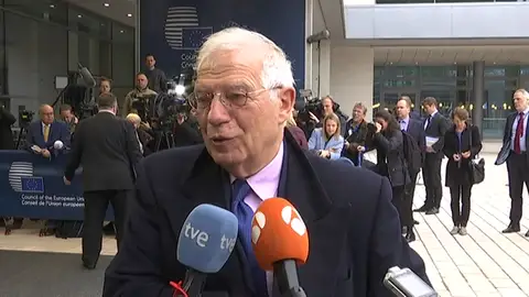 Borrell sobre el Brexit: un pacto entre May y Corbyn que permita una prórroga corta sería "la mejor solución" Borrell sobre el Brexit: un pacto entre May y Corbyn que permita una prórroga corta sería "la mejor solución"