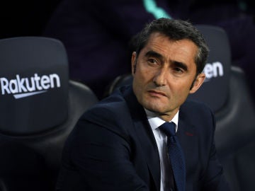 Ernesto Valverde, en el banquillo del Camp Nou