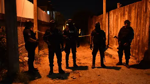 Cordón policial en el lugar del asesinato múltiple en Veracruz Cordón policial en el lugar del asesinato múltiple en Veracruz