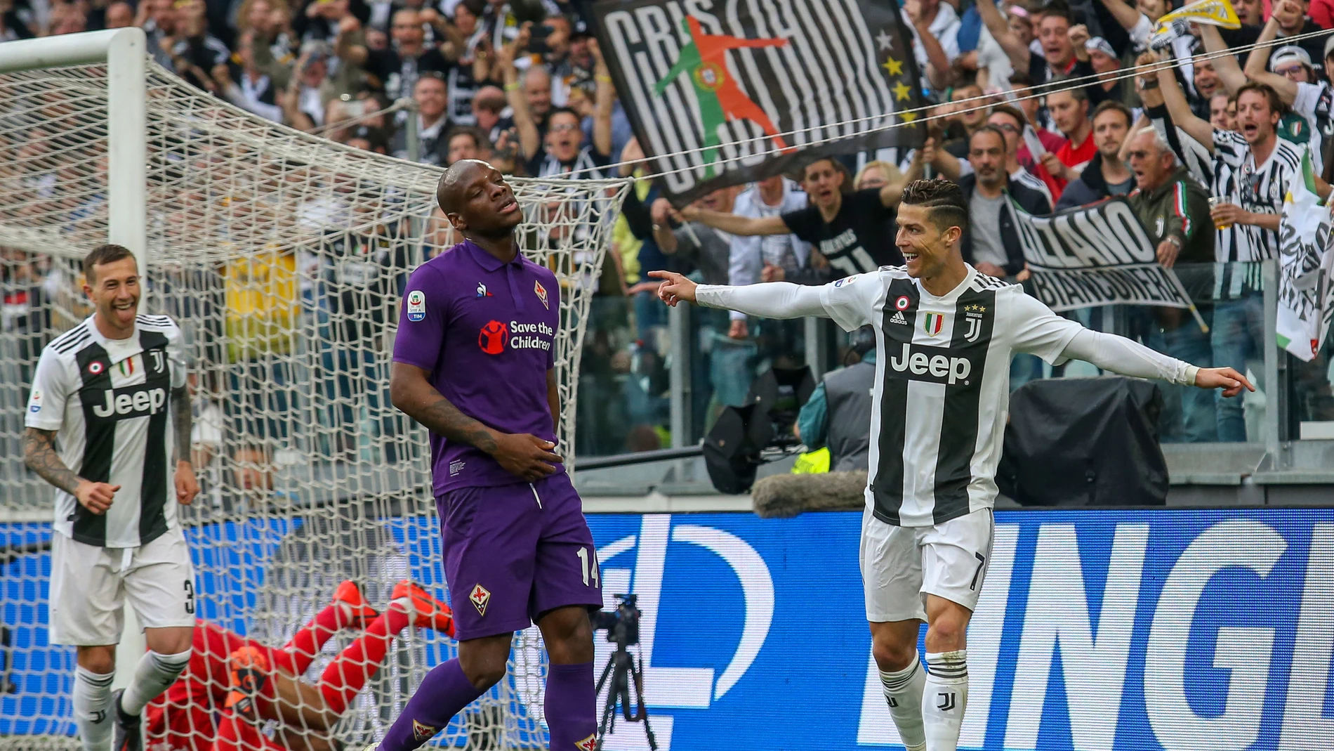 Cristiano Ronaldo celebra un gol ante la Fiorentina Cristiano Ronaldo celebra un gol ante la Fiorentina