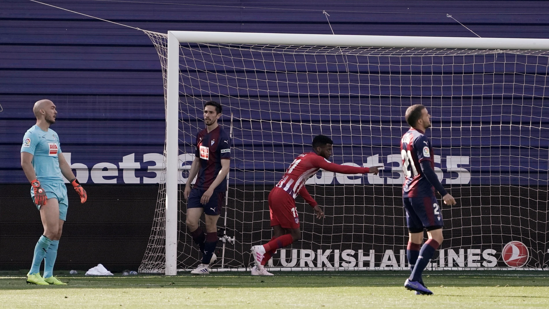 Lemar celebra su gol ante el Eibar Lemar celebra su gol ante el Eibar