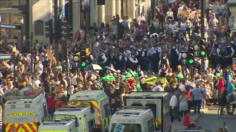 Detenidas 831 personas por las protestas contra el cambio climático en Londres Detenidas 831 personas por las protestas contra el cambio climático en Londres