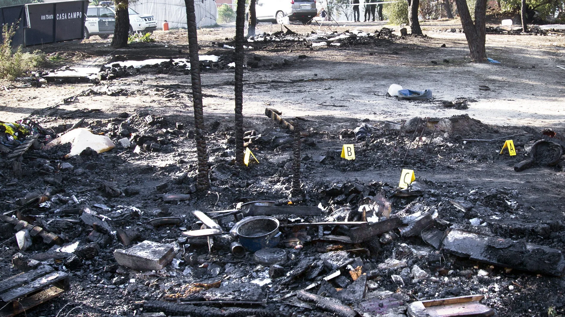 Incendio en un campamento de inmigrantes en Huelva Incendio en un campamento de inmigrantes en Huelva