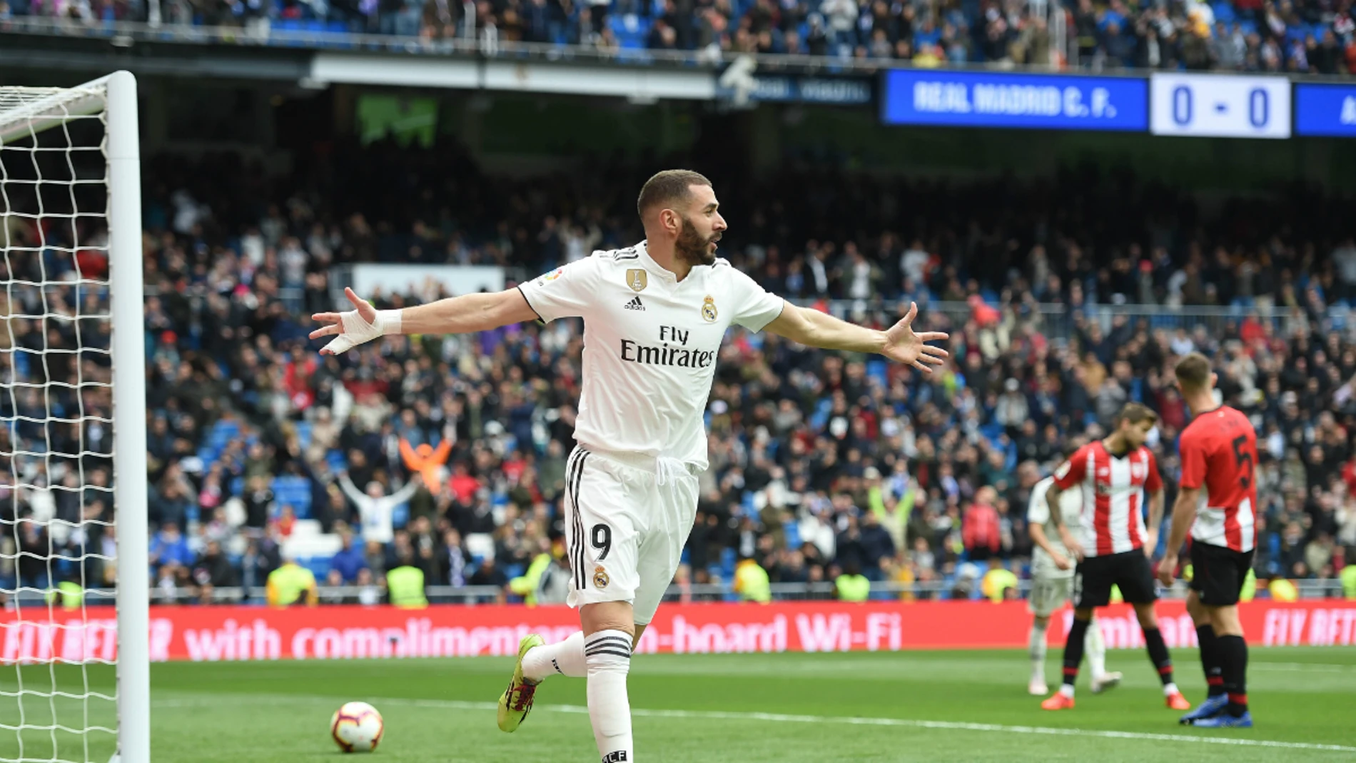 Benzema celebra un gol ante el Athletic Benzema celebra un gol ante el Athletic