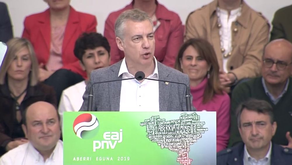 Urkullo dice que defender y promover Euskadi "es trabajar cada día para ampliar y profundizar nuestro autogobierno reconocido"