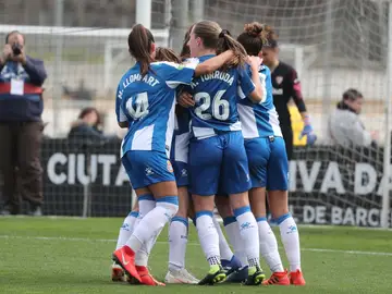 Las jugadoras del Espanyol celebran un gol Las jugadoras del Espanyol celebran un gol