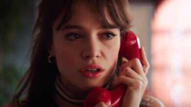 Maribel sospecha que puede estar embarazada, mientras que Robert recibe su primera oferta para una película