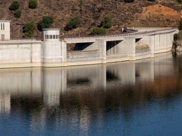 Vista del embalse de Casasola en Málaga. Vista del embalse de Casasola en Málaga.
