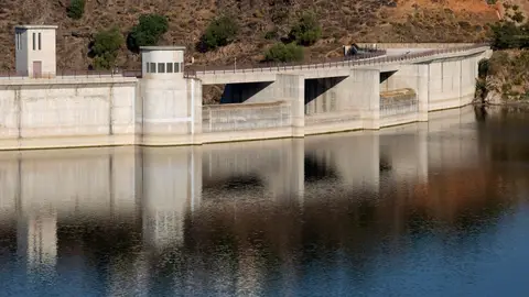 Vista del embalse de Casasola en Málaga. Vista del embalse de Casasola en Málaga.