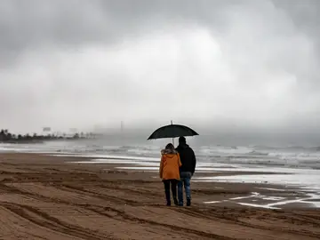 El temporal de lluvia se ha intensificado esta tarde en Torrevieja El temporal de lluvia se ha intensificado esta tarde en Torrevieja