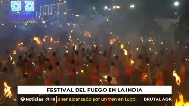 Una tradición curiosa: Así se celebra en India el festival anual del Fuego 