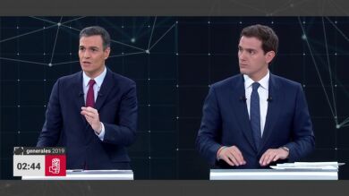 Sánchez advierte a Casado de que el vientre de las mujeres 