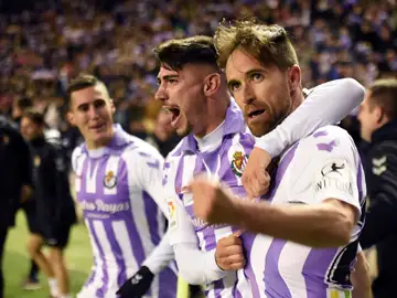 Míchel celebra su gol con el Real Valladolid Míchel celebra su gol con el Real Valladolid