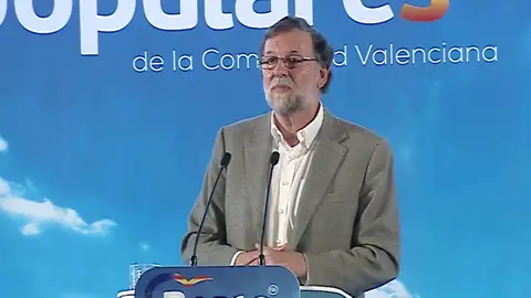 Rajoy: "El PP está empeñado en pedir el voto útil. ¿Y qué quieren, que pidamos el voto inútil?" Rajoy: "El PP está empeñado en pedir el voto útil. ¿Y qué quieren, que pidamos el voto inútil?"