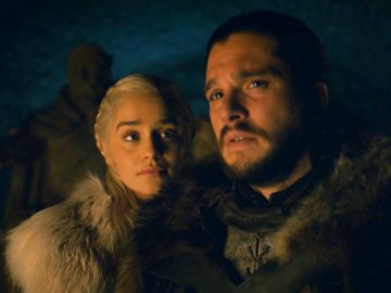 Daenerys y Jon en la cripta de Invernalia en 'Juego de Tronos'