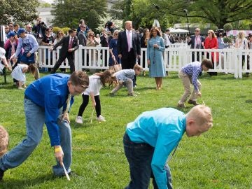 Los Trump buscan huevos de Pascua en la Casa Blanca junto a 30.000 invitados Los Trump buscan huevos de Pascua en la Casa Blanca junto a 30.000 invitados
