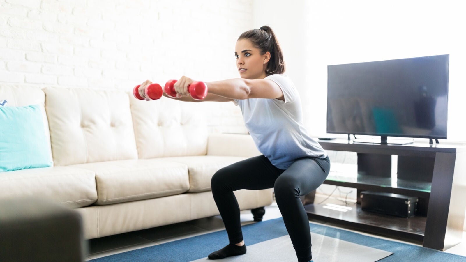 10 ejercicios para ponerte en forma en casa sin gastar nada