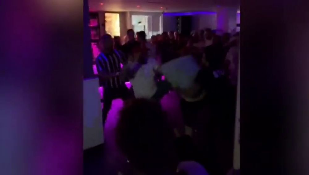 Brutal pelea en una discoteca al sur de Tenerife entre turistas extranjeros