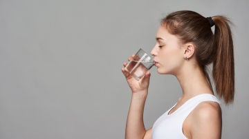 Bebiendo agua