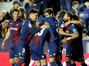 Los jugadores del Levante celebran un gol Los jugadores del Levante celebran un gol