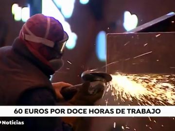 Varias llamadas telefónicas retratan la precariedad laboral en una empresa de la Bahía de Cádiz: 60 euros por 12 horas de trabajo Varias llamadas telefónicas retratan la precariedad laboral en una empresa de la Bahía de Cádiz: 60 euros por 12 horas de trabajo