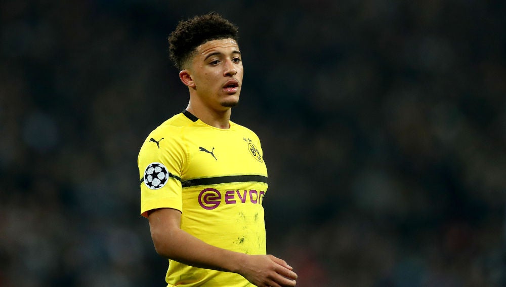 Jadon Sancho durante un partido con el Borussia Dortmund