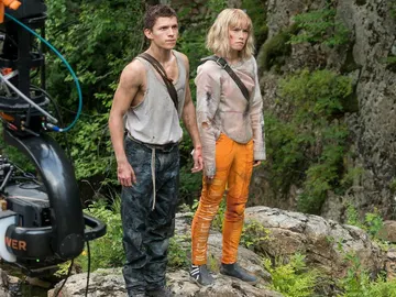 Tom Holland y Daisy Ridley en 'Chaos Walking' Tom Holland y Daisy Ridley en 'Chaos Walking'