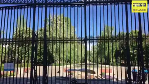Cerrado el Retiro y otros parques de Madrid por riesgo de caída de árboles y ramas Cerrado el Retiro y otros parques de Madrid por riesgo de caída de árboles y ramas