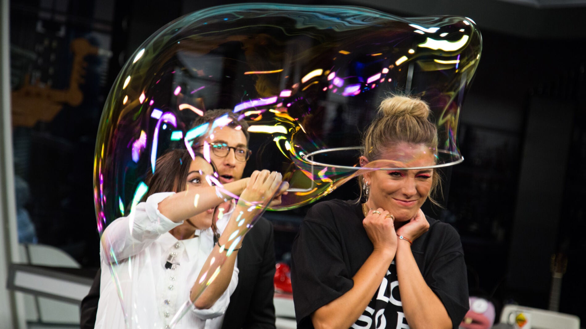 Macarena Garc&iacute;a mete a Blanca Su&aacute;rez en una pompa de jab&oacute;n con la ciencia de Marron 