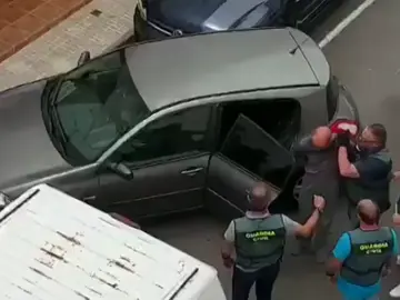 Gritos y abucheos para el presunto autor del doble crimen de Adeje Gritos y abucheos para el presunto autor del doble crimen de Adeje