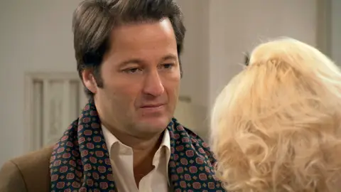 Gabriel frena la confesión de su madre con Mónica: "La denuncia no va a prosperar" Gabriel frena la confesión de su madre con Mónica: "La denuncia no va a prosperar"