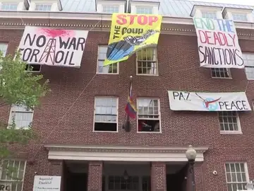 Un grupo de chavistas 'okupan' la embajada de Venezuela en Washington Un grupo de chavistas 'okupan' la embajada de Venezuela en Washington
