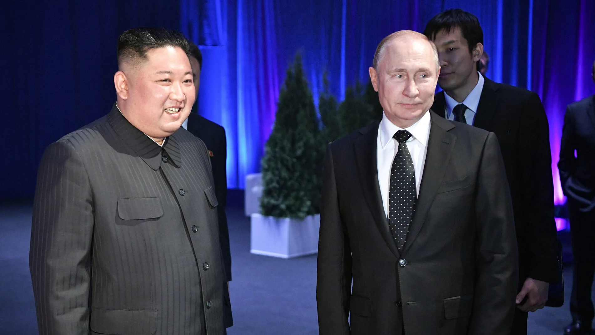 El líder norcoreano, Kim Jong-un, conversa con el presidente ruso, Vladímir Putin El líder norcoreano, Kim Jong-un, conversa con el presidente ruso, Vladímir Putin